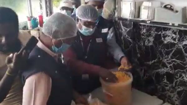 ஹோட்டலில் ஆய்வு ஹோட்டலில் ஆய்வு