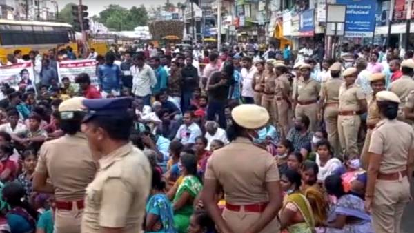 ஸ்தம்பித்த போக்குவரத்து 