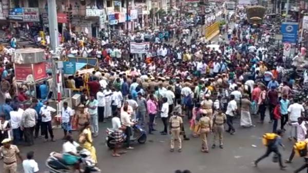 சமூக வலைதளங்களில் ட்ரெண்ட் 