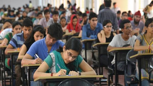 ஆடைக் கட்டுப்பாடுகள் 