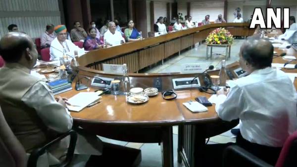 போராட்டம் நடத்த தடை 