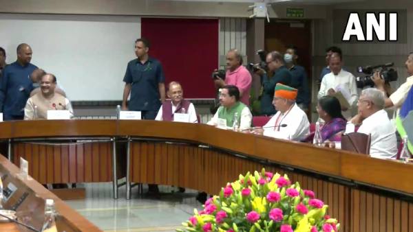  அனல்பறக்க வாய்ப்பு 