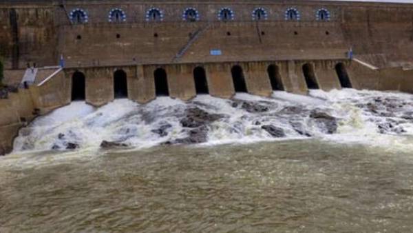  உபரி நீர் வெளியேற்றம் 