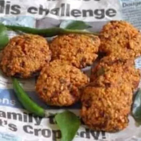 செய்தித்தாள் பலகாரம் 