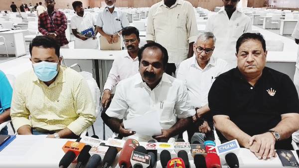 ஒரே நேரத்தில் 700 பேர் விளையாடலாம் 