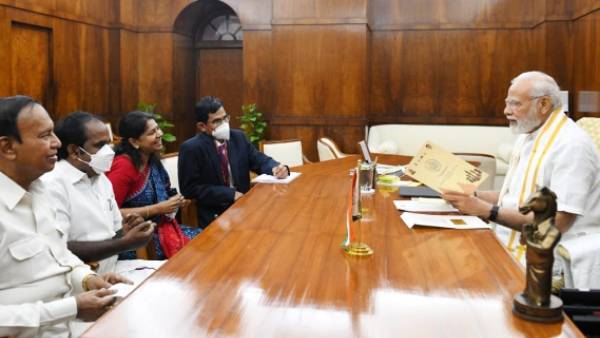  பிரதமர் மோடிக்கு நேரில் அழைப்பு 