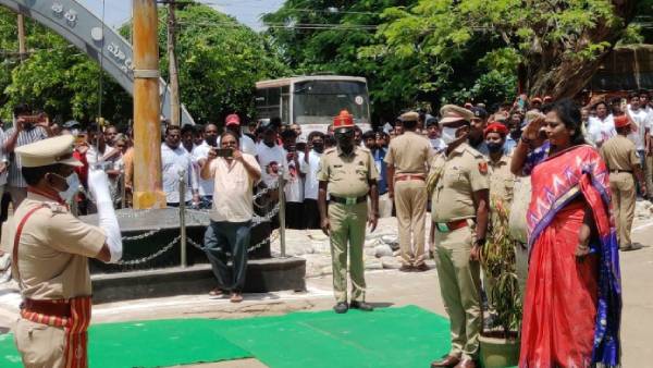 ஏனாம் சென்ற தமிழிசை 