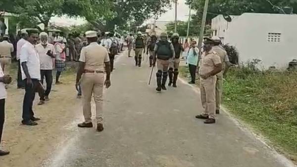  போலீஸ் குவிப்பு 