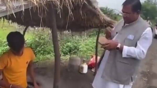  ரொம்ப காஸ்ட்லி என பேரம் 