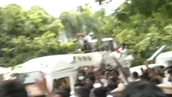 ஓபிஎஸ் போராட்டம் 