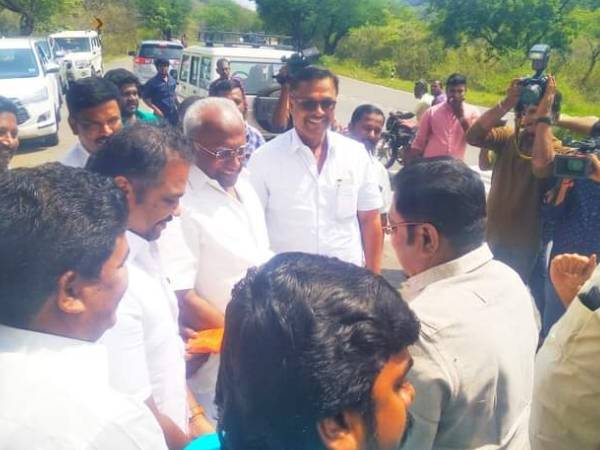  யார் இவர்