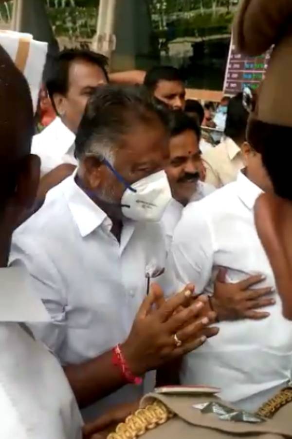 உற்சாக வரவேற்பு உற்சாக வரவேற்பு