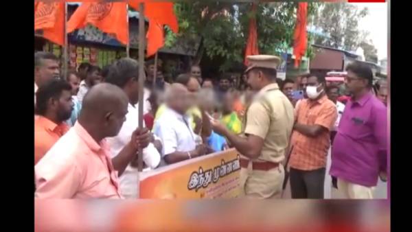 இடைமறித்த காவல் ஆய்வாளர் 