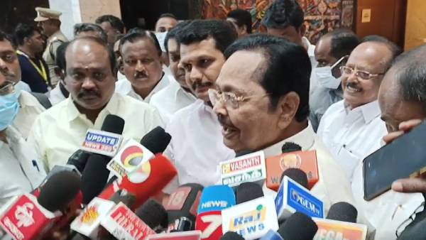 பொன்னையன் ஒரு மாதிரி பொன்னையன் ஒரு மாதிரி