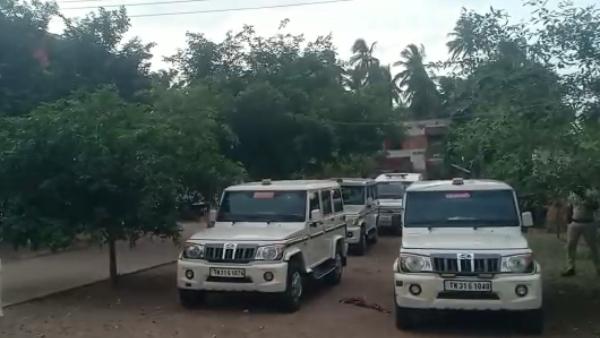  மிரட்டிய மாணவர்