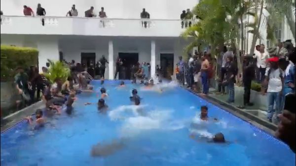  மக்கள் போராட்டம் 