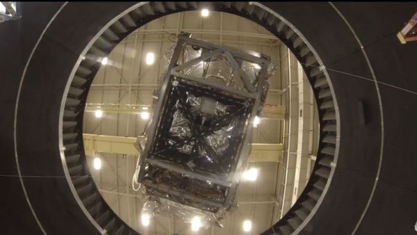 ஒளி ஆண்டுகள் 