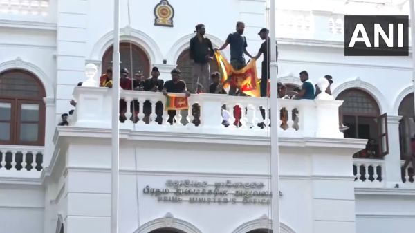 அடக்குமுறையில் ராணுவம் 