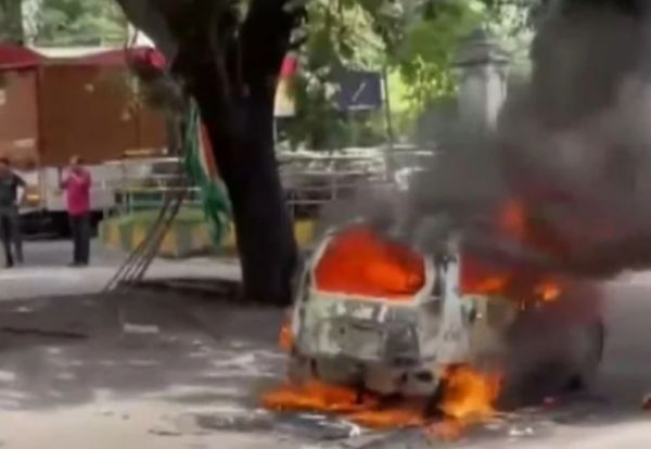 பெங்களூரிலும் ஆர்ப்பாட்டம் 