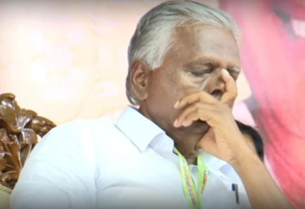 தொண்டர்களிடையே மோதல் 