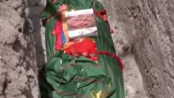 அமைச்சர் கணேசன் மவுன அஞ்சலி 