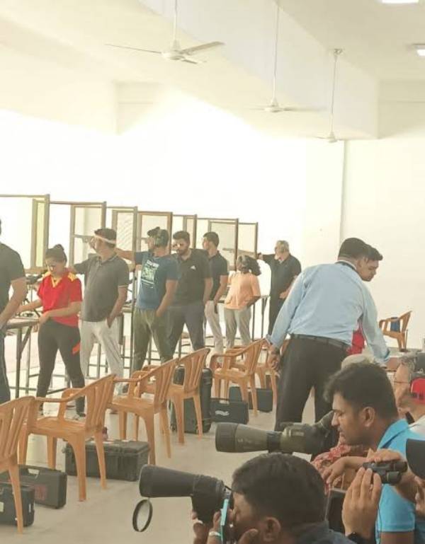 நடிகர் அஜித்குமார் 