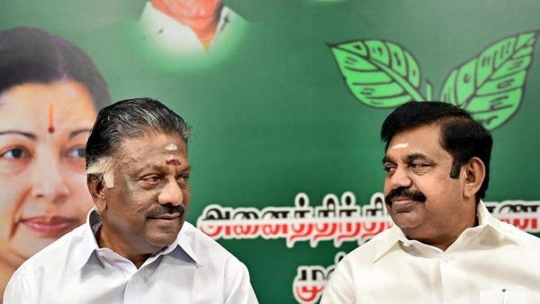 கைகோர்த்துவிட்டனர்.