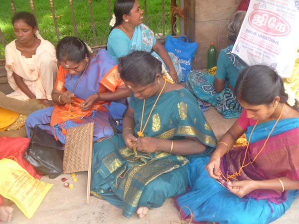 புதுத்தாலி கட்டிய பெண்கள் புதுத்தாலி கட்டிய பெண்கள்