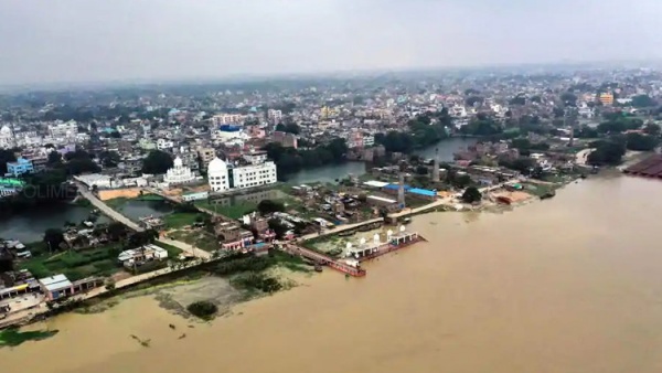 கங்கை நதியில் வெள்ளப் பெருக்கு