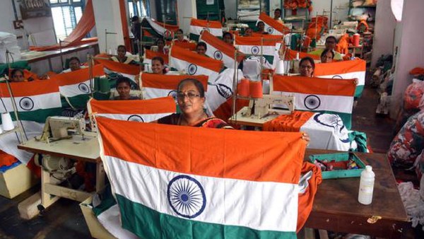 Massive Drop In Khadi Flags Sale Due To Govermnents New Amendments Massive Drop In Khadi Flags Sale Due To Govermnents New Amendments