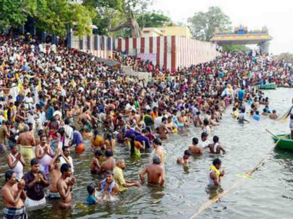 திருமண கோலத்தில் சிவன், பார்வதி 