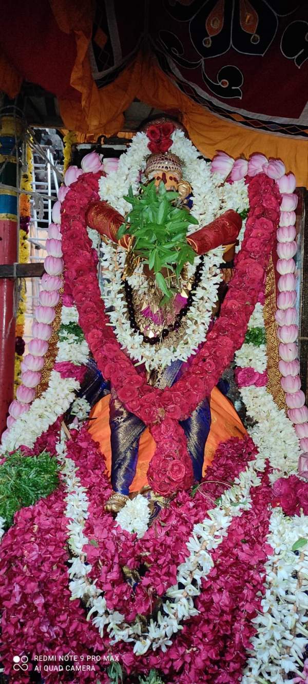 பக்தர்கள் தரிசனம் 