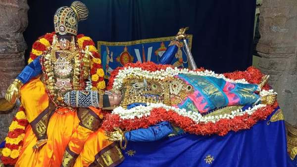 ஆண்டாள் மடியில் ரங்கமன்னார் 