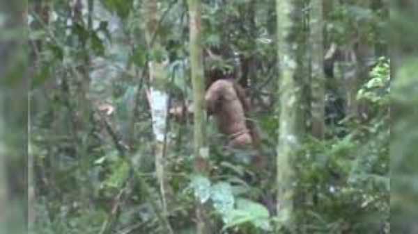 பதுங்குகுழியின் பழங்குடி மனிதர்