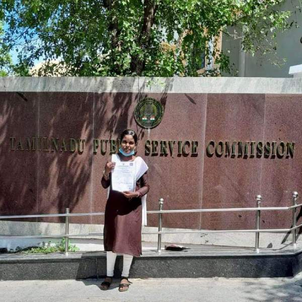 கூலி வேலை செய்யும் பெற்றோர் கூலி வேலை செய்யும் பெற்றோர்