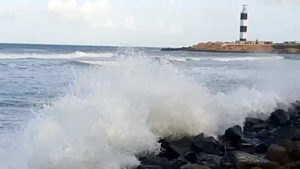 பலத்த காற்று வீசும் 