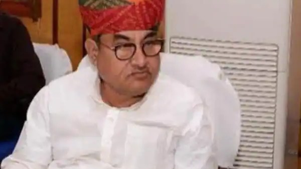  சந்திரன் தென்படும் வரை உண்ணா விரதம் 