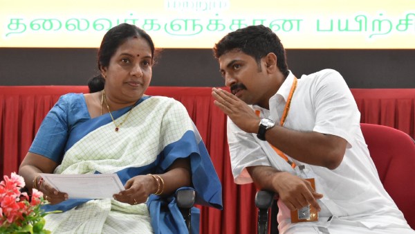 இரட்டை வேடம் 