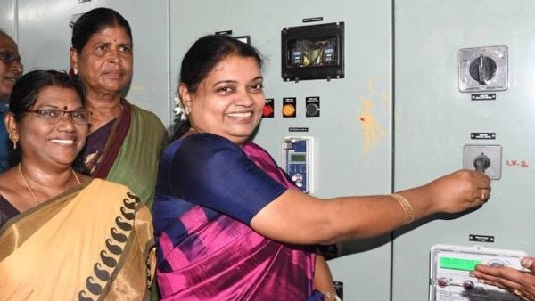  பெண்களின் கைகள் 