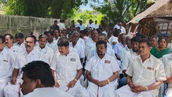 205 கிளைச் செயலாளர்கள் 