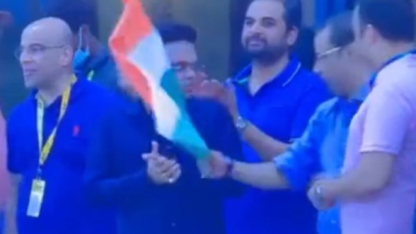  தேசியக் கொடியை வாங்க மறுத்த ஜெய் ஷா 