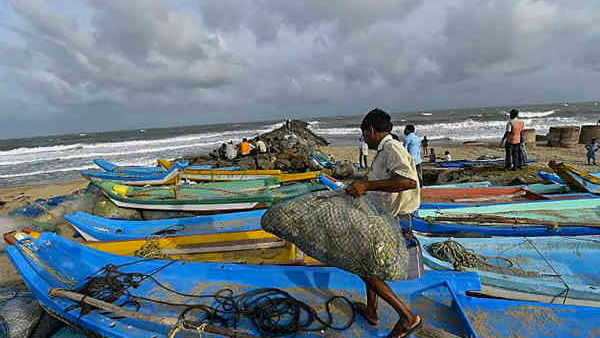மீனவர்களுக்கு எச்சரிக்கை மீனவர்களுக்கு எச்சரிக்கை