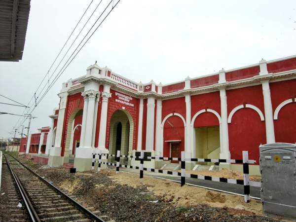 பணிகள் முடிந்து திறப்பு விழா பணிகள் முடிந்து திறப்பு விழா