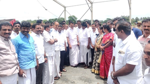 டிவிஸ்ட் காத்திருக்கிறது