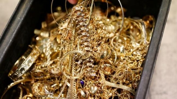 15 கிலோ நகைகள் பறிமுதல்