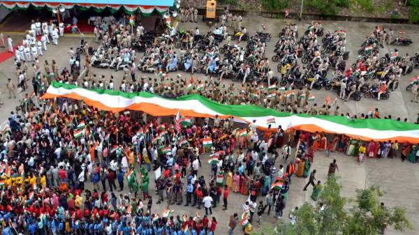  இணையதளத்தில் படம் பதிவேற்றம் 