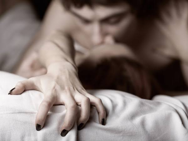 ஓரினச்சேர்க்கையால்... 