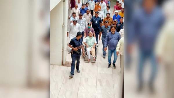 முன்னாள் துணை முதல்வர் முன்னாள் துணை முதல்வர்