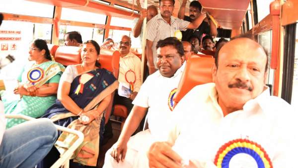 ஜாலியாக பேச்சு 