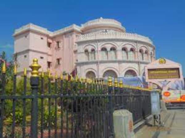  வெள்ளை யானை 